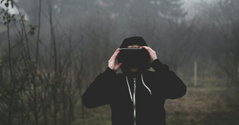 Surfer sans quitter la maison : la réalité virtuelle pour apprendre le surf sans eau